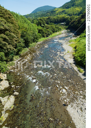 Clear current image Shitsuoka's Kitsu River 23790601