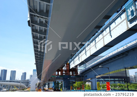 在Harumi收費站附近的資本高速Harumi線建設中建設中2016年7月下旬 23791219