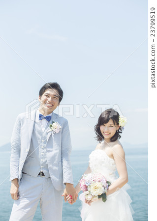 海新娘和新郎 海新娘和新郎 23799519