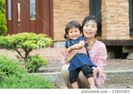 奶奶和孫子 23802065
