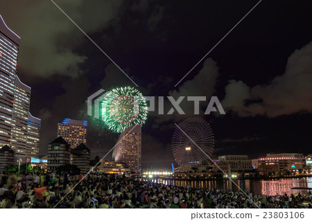 Fireworks in Yokohama (green) 23803106