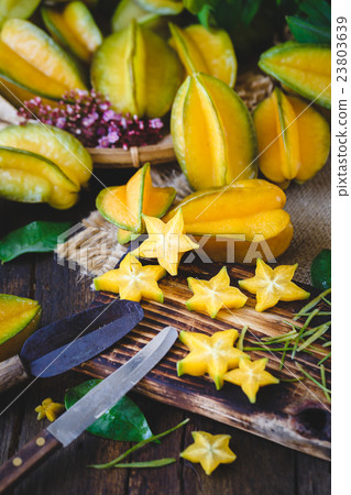 Yellow Star fruits 23803639