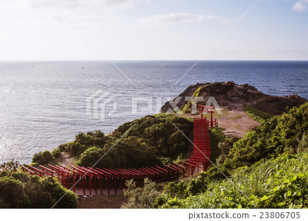 Motonosumi Inari Shrine Motonosumi Shrine Tourist spot in Yamaguchi Prefecture Red torii gate and seascape 23806705