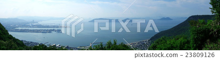 高松市區，Mikijima島，Okijima島和Yashima地區的全景 23809126