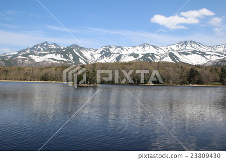 Shiretoko mountain range seen from Shiretoko-gun 23809430