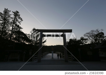 伊勢神社·Utsuyuki Torii of Dawn 伊勢神社·Utsuyuki Torii of Dawn 23810390