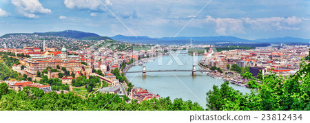 Panorama View on Elisabeth Bridge and Budapest 23812434