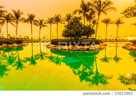 Swimming pool Swimming pool 23813903