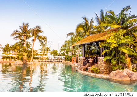 Swimming pool Swimming pool 23814098