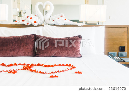 Pillow on bed Pillow on bed 23814970