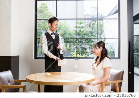 侍酒師和年輕女士拍攝合作：TENOHA代官山 23816766