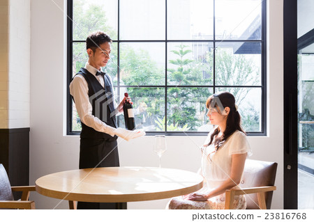 侍酒師和年輕女士拍攝合作：TENOHA代官山 23816768