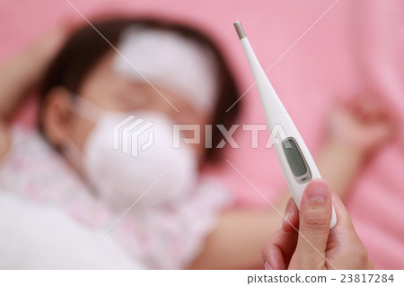 媽媽照顧一個可憐的嬰兒 媽媽照顧一個可憐的嬰兒 23817284