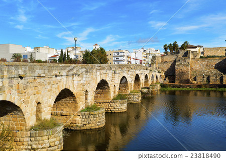 Puente Romano bridge in Merida, Spain Puente Romano bridge in Merida, Spain 23818490