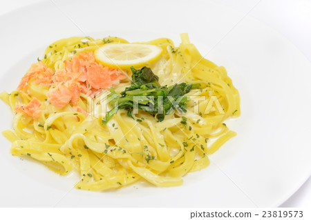 美味的意大利細麵條，奶油醬 23819573