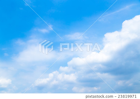Midsummer sky Blue rainy sky cloud Copy space Wide copy space General-purpose sky 23819971