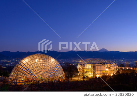甲府視圖夜視圖從Fuefukugawa果子公園的 甲府視圖夜視圖從Fuefukugawa果子公園的 23820820