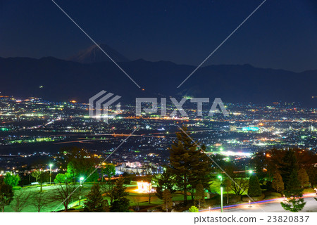 甲府視圖夜視圖從Fuefukugawa果子公園的 甲府視圖夜視圖從Fuefukugawa果子公園的 23820837