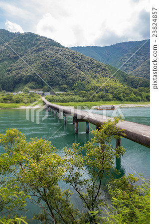 Takase Settlement Bridge (Shimanto River, Kochi Prefecture) Takase Settlement Bridge (Shimanto River, Kochi Prefecture) 23824857