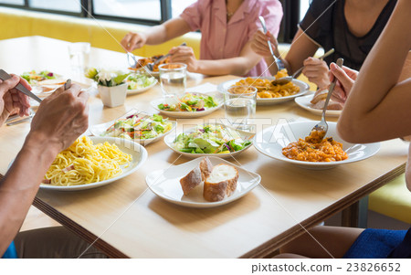 午餐 午餐 23826652