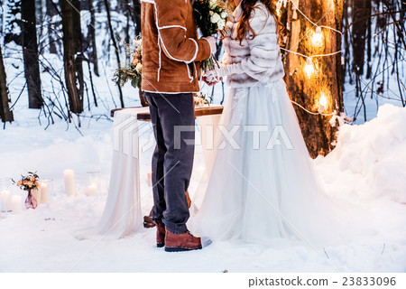 winter wedding 23833096