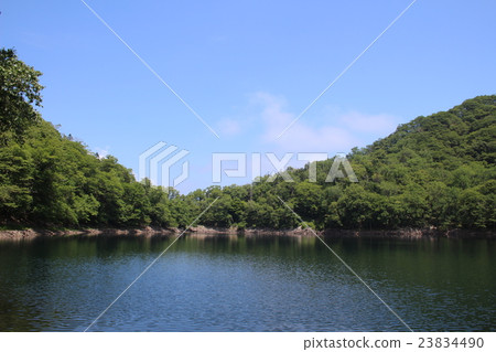 Lake Toyosho (heart-shaped lake) 23834490