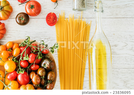 pasta with tomatoes 23836095