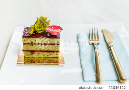 pistachio cake 23836112