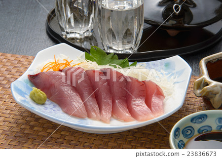 Shrimp tuna sashimi 23836673