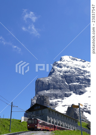 少女峰鐵路連續山在阿爾卑斯山 23837547
