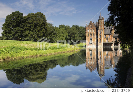 Wissekerke castle in Bazel Wissekerke castle in Bazel 23843769