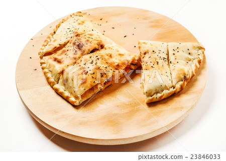 calzone pizza 23846033