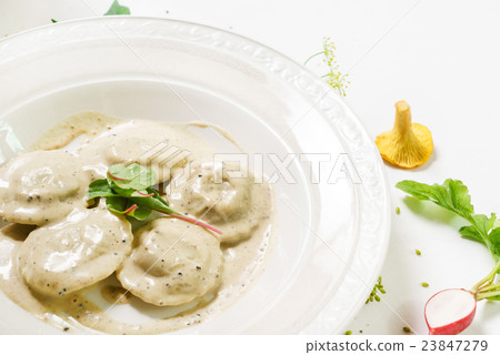 ravioli with mushrooms ravioli with mushrooms 23847279