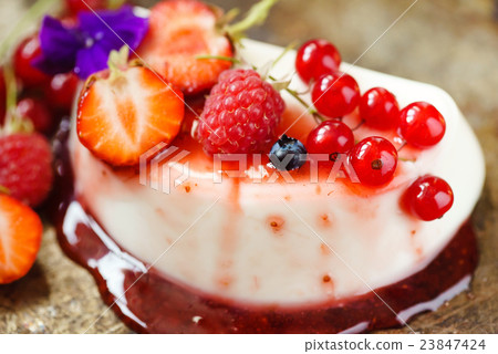 panna cotta with berries panna cotta with berries 23847424