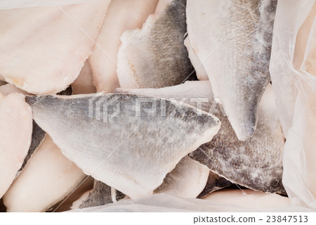 frozen fish 23847513