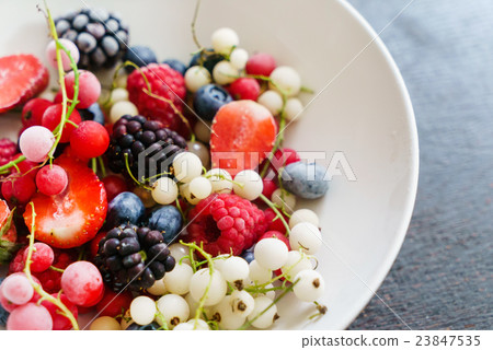 frozen berries 23847535