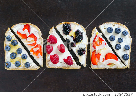 breakfast toasts 23847537