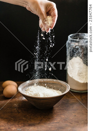 spelt flour 23847764
