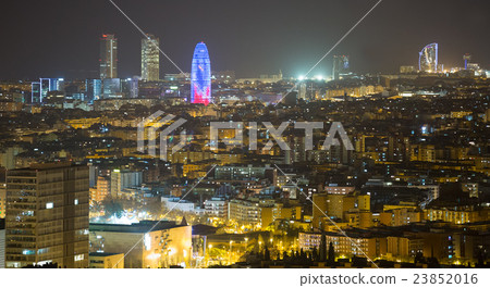 night panorama of Barcelona 23852016
