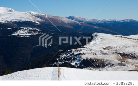 Picturesque mountains of Pyrenees in winter Picturesque mountains of Pyrenees in winter 23852293