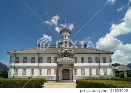 Ultra wide-angle shooting by looking up to the former Echizen school tower in Midsummer, Matsumoto-shi, Nagano Prefecture 23853409