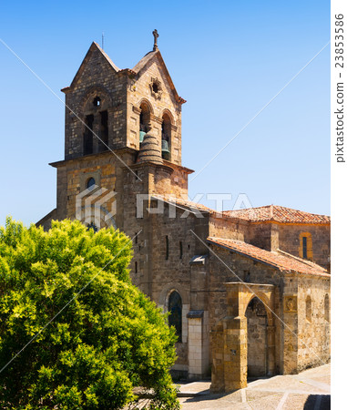 San Vicente Martir y San Sebastian church. Frias, Province of Burgos 23853586
