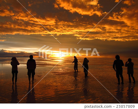 Sunset at Uyuni salt lake 23857809