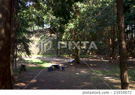 Azuchi Castle Honmaru Trace（2016.4） 23858072