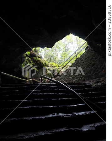 Landscape that the entrance to the Futama dake of Yamanashi prefecture looks like a heart 23859516