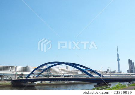 沿河的高層公寓 沿河的高層公寓 23859959