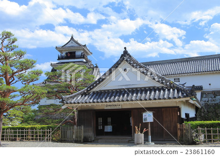 高知城堡城堡塔和本丸御殿場 高知城堡城堡塔和本丸御殿場 23861160
