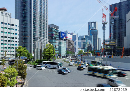大阪梅田阪神正面交叉路口 23872989