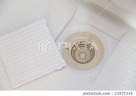 新建浴室新排水管 23875345