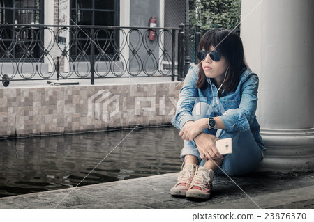 listen to music listen to music 23876370